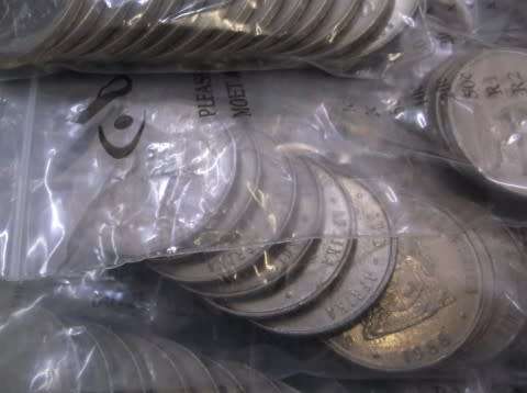 COINS : R1 SOUTH AFRICAN ( 121 COINS IN TOTAL )